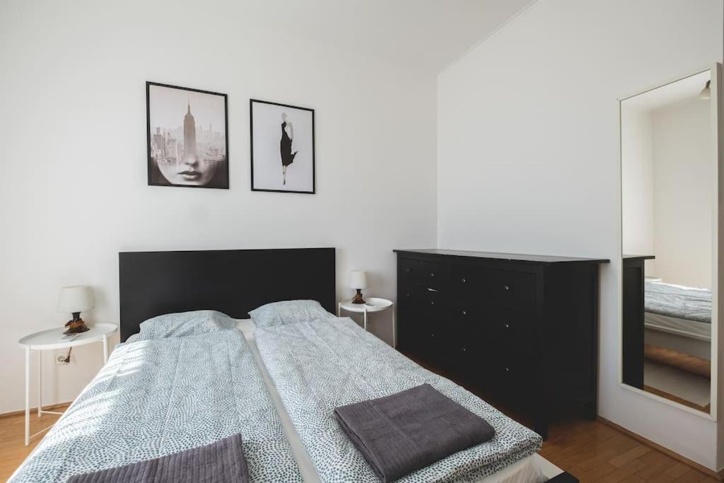 Bright Downtown Balcony Retreat Apartment Budapest Exterior photo